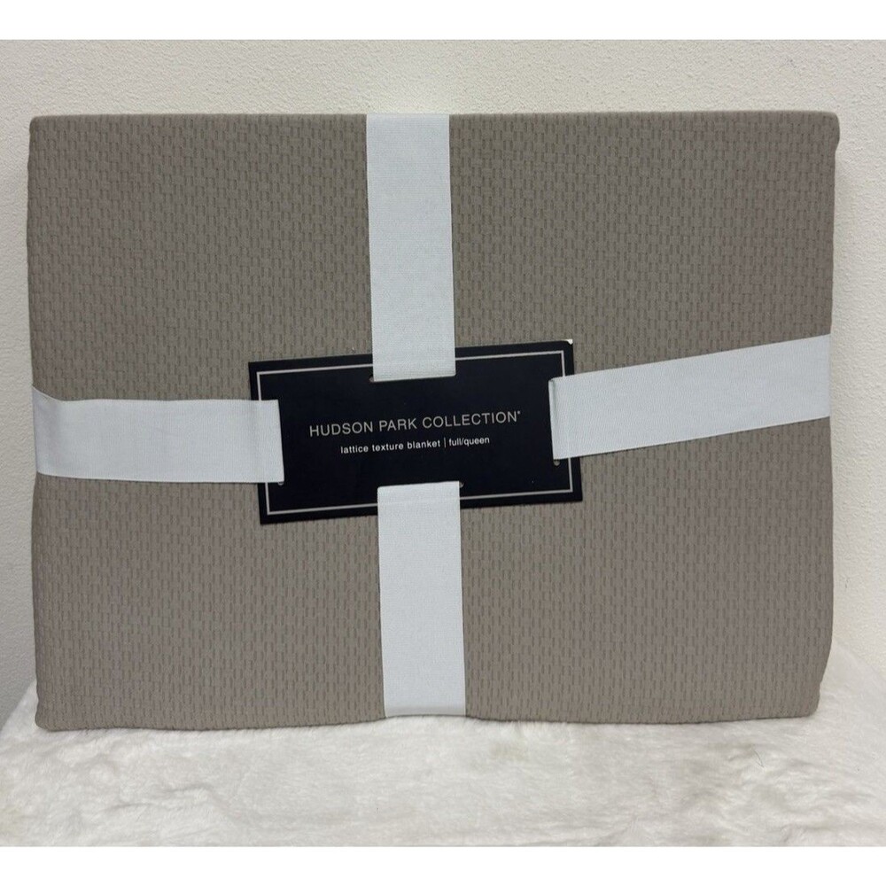 Hudson Park Collection Lattice Texture Full / Queen Blanket Pewter New